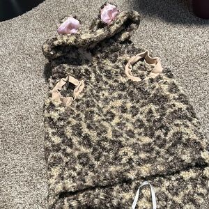 NWOT Top Paw cheetah sherpa hoodie (XL)